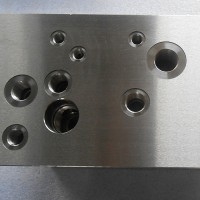 供應(yīng)各類液壓閥塊和液壓配件加工