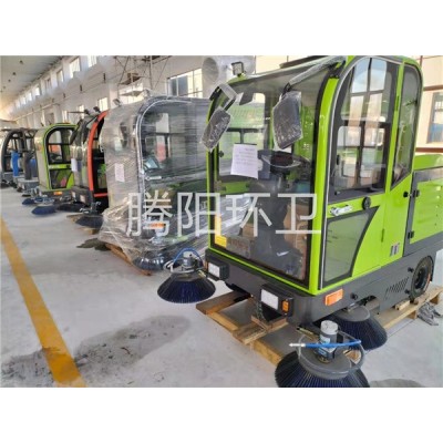 全封閉式掃地車與半封閉式掃地車哪