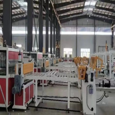 PVC同透地板造粒機(jī)組生產(chǎn)線